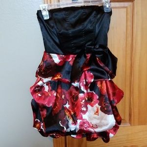 Cute strapless dress